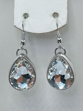 Silver Tone Clear Crystal Glass Teardrop Dangle Earrings Elegant